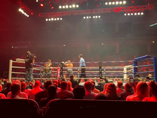 Ковалев еле выжил в 8-м раунде, но все-таки нокаутировал Ярда!