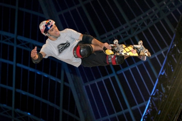 Катался на скейте в Белом доме и дал имя культовой игре: да, это кумир нашего детства &ndash; Тони Хоук