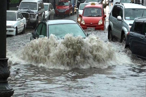 В Приморском крае объявили штормовое предупреждение из-за ливней