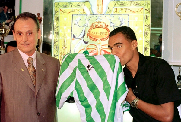 Трансферный рекорд &laquo;Бетиса&raquo; держится с 98-го. Тогда Денилсона увели у &laquo;Барсы&raquo;, подписали контракт на 11 лет, но скоро пожалели