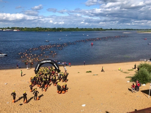 Ставрополец перепыл 5 километров Волги за 1,5 часа