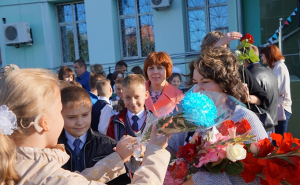 Более полутора тысяч первоклашек сели за парты в Бердске