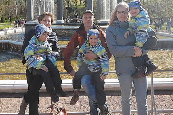 Семьи с тройняшками рассказали о тратах на жизнь