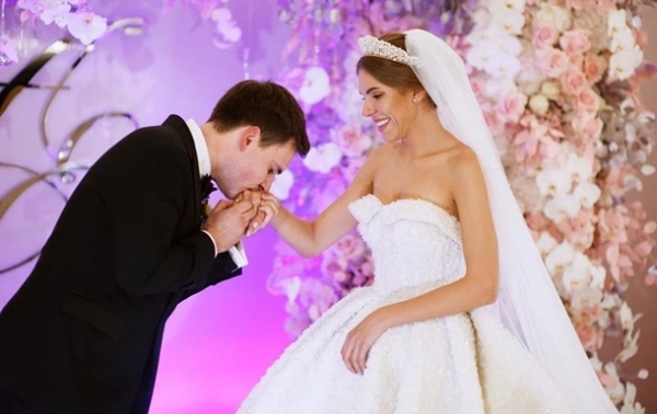 Певица Ассоль показала первые фото со свадьбы