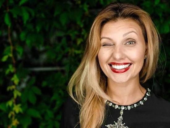 Украинцы раскритиковали жилетку жены Зеленского, надетую на голое тело