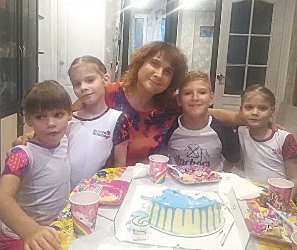 Семьи с тройняшками рассказали о тратах на жизнь