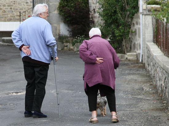 Бедность ускоряет старение на клеточном уровне, заявили ученые