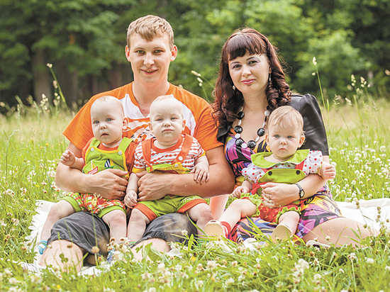 Семьи с тройняшками рассказали о тратах на жизнь