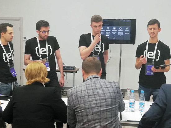 Самый пожилой "хакер" России пишет игру про поиск работы