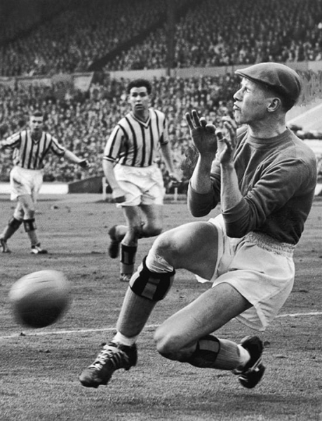 Вратари в кепках – символ футбола прошлого. Яшин играл в ней, потому что верил: приносит удачу