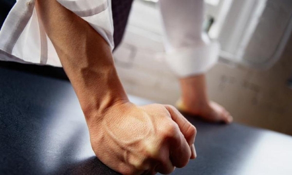 В Крыму студенту пришлось укусить преподавателя