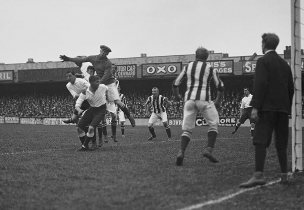 Вратари в кепках – символ футбола прошлого. Яшин играл в ней, потому что верил: приносит удачу