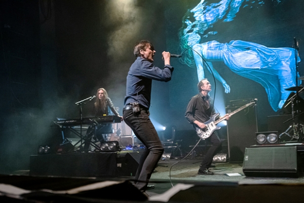 Suede в Москве: любимцы Моррисси оправдали пророчество Боуи