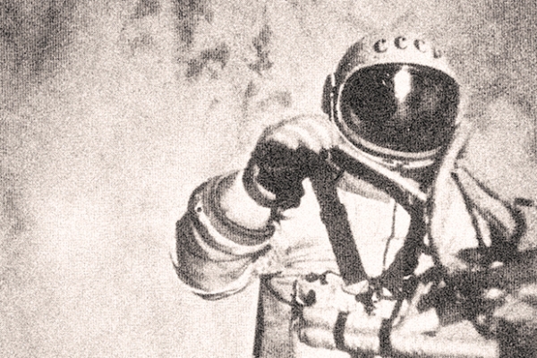 "Когда случилось обострение болезни, космонавт Леонов уехал в Италию"