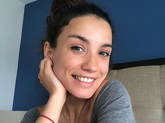 Виктория Дайнеко нечаянно показала своим подписчикам оголившуюся грудь