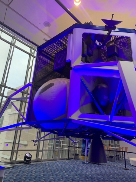 На астронавтическом конгрессе американцы показали «Голубую луну»