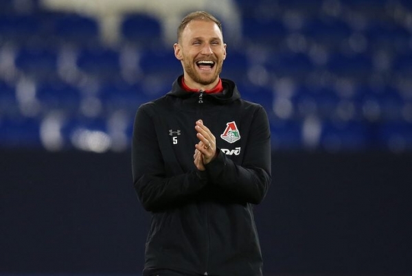 В «Шальке» Тедеско лишил Хеведеса капитанства и выжил из команды. Сегодня они встретятся снова