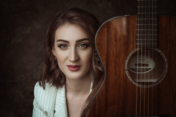 Выпускница ОмГУ произвела фурор на шоу «Голос»