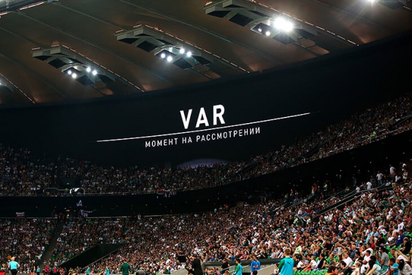 Можно ли доверять офсайдным линиям ВАР? Кто и как их рисует?