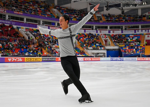 На фигурном катании впервые зазвучал Высоцкий: программа под «Кони привередливые» очаровала Москву