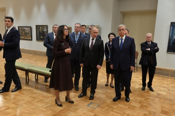 Путину показали картины с красивым Омском в «Эрмитаже»