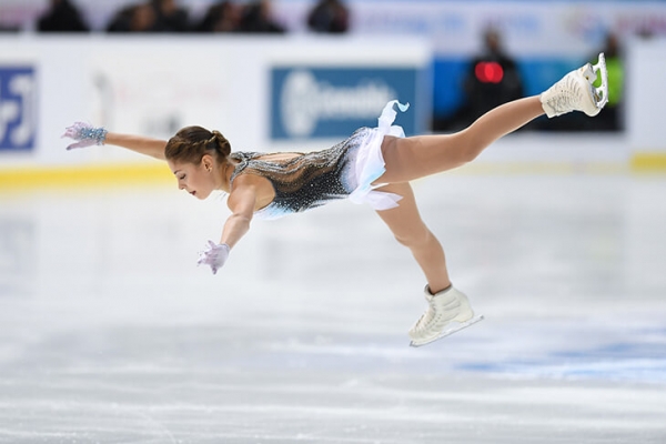 Алена Косторная – фигуристка из будущего. В ее катании соединились техника и магия