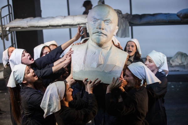 Ночь с фабричной девчонкой