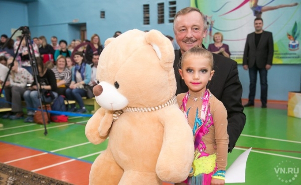 Большой медведь для маленькой гимнастки