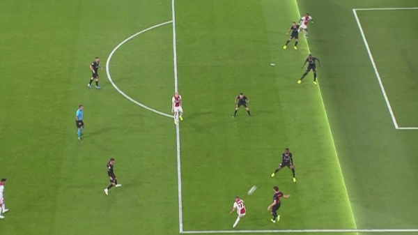 Можно ли доверять офсайдным линиям ВАР? Кто и как их рисует?