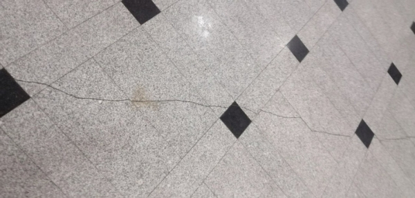 В омском Концертном зале обнаружили огромную трещину 