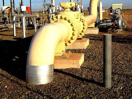 Успеть до полуночи: Москва и Киев начали подписывать газовое соглашение