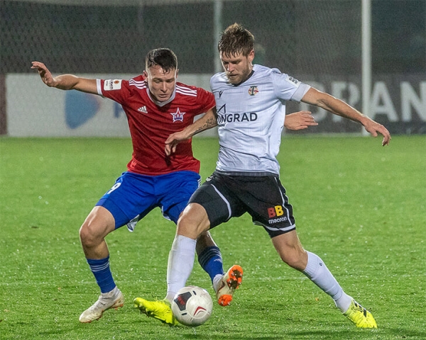 «Сейчас тренерами в России руководит страх». Знакомьтесь с молодым тренером, который привносит идеи Бьелсы в ФНЛ