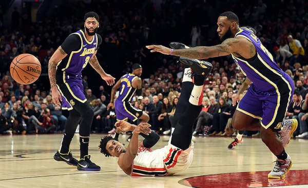 Гонка за MVP НБА. Яннис проводит один из лучших сезонов в истории, даже Харден и Леброн ему не конкуренты