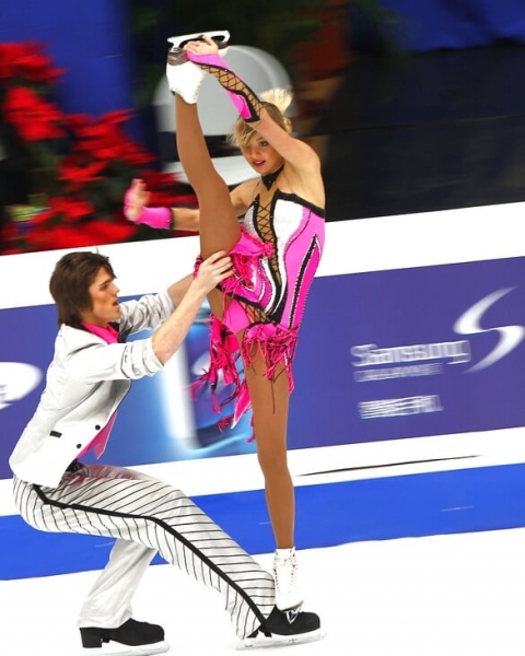 «Нас с детства критиковали: я – шпала, несуразная, у Вани отец якобы все купил». Степанова и Букин – сама страсть на льду