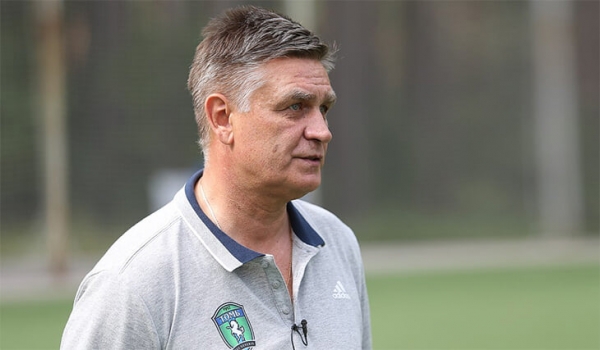 «Сейчас тренерами в России руководит страх». Знакомьтесь с молодым тренером, который привносит идеи Бьелсы в ФНЛ