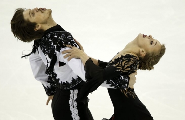 «Нас с детства критиковали: я – шпала, несуразная, у Вани отец якобы все купил». Степанова и Букин – сама страсть на льду