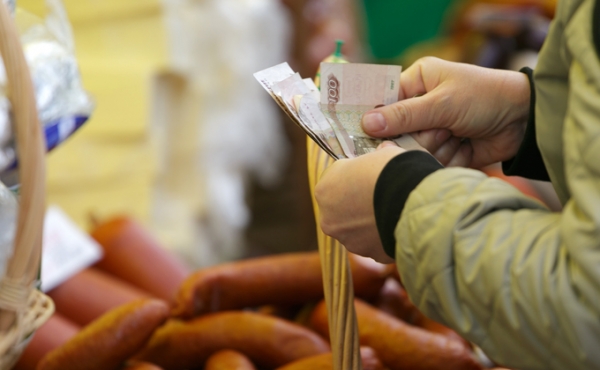 Бумага, крахмал и мочевой пузырь: что добавляли в колбасу в СССР