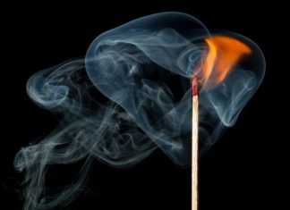 Абсурдный ЗОЖ: новое правительство России собирается разжиться на табаке