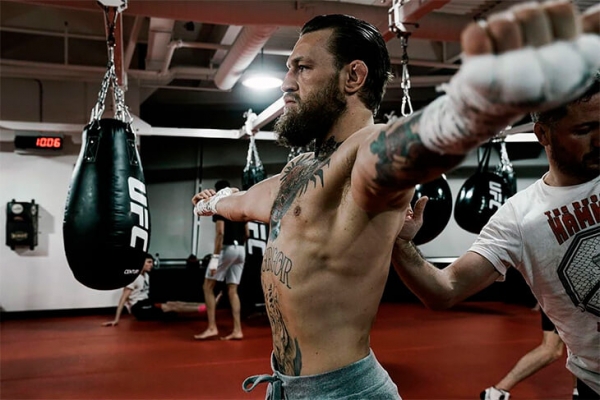 Конор Макгрегор против Дональда Серроне: онлайн UFC 246