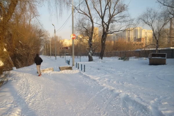 Омичей пригласили покидаться валенками ради призов
