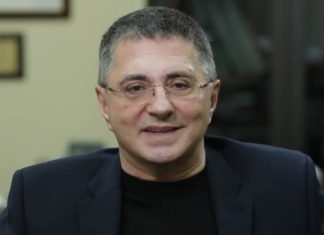 Доктор Мясников призвал заблокировать российских туристов в Китае из-за коронавируса