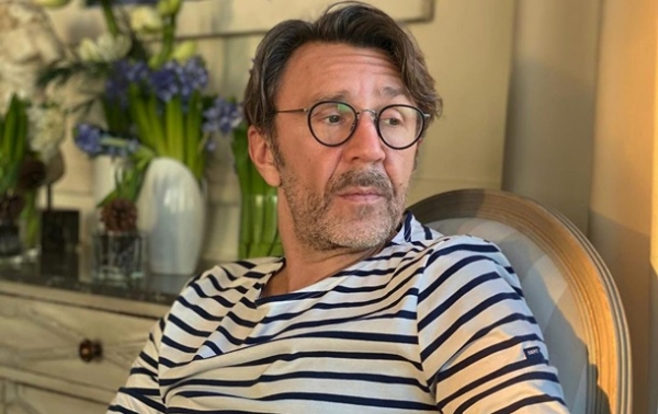 Шнуров описал пользу коронавируса в новом стихе