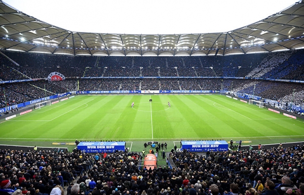 Стадионы Бундеслиги затихают в память о жертвах массового убийства в Ханау