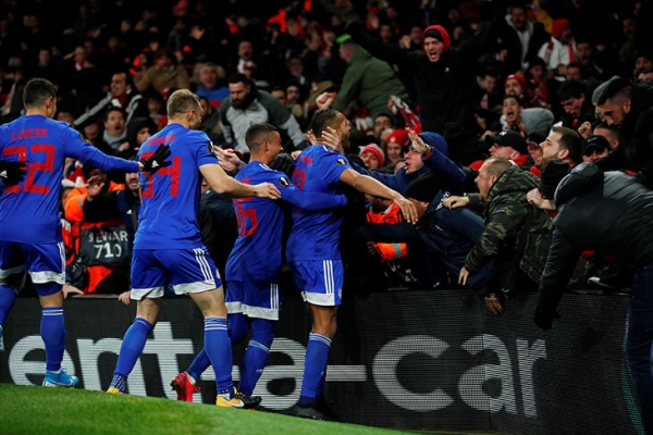 Пытка Обамеянга в овертайме: забил через себя и мог сделать дубль после ответного гола &laquo;Олимпиакоса&raquo;, но промазал с линии вратарской