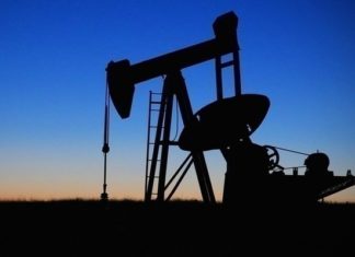 Саудовская Аравия настаивает на существенном сокращении нефтедобычи ОПЕК+ из-за коронавируса