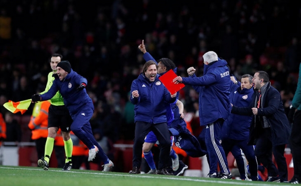 Пытка Обамеянга в овертайме: забил через себя и мог сделать дубль после ответного гола &laquo;Олимпиакоса&raquo;, но промазал с линии вратарской