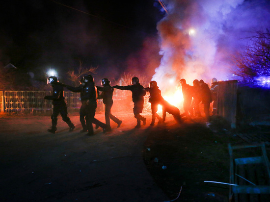 Протестующие украинцы пообещали сжечь эвакуированных из Уханя соотечественников