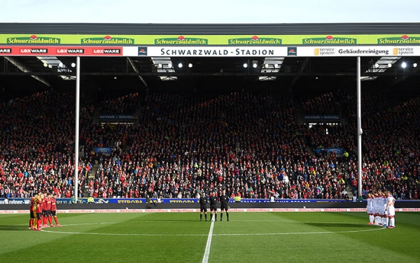 Стадионы Бундеслиги затихают в память о жертвах массового убийства в Ханау