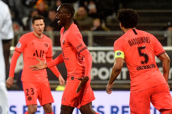 &laquo;ПСЖ&raquo; проигрывал предпоследней команде 0:3. А потом забил четыре, но &laquo;Амьен&raquo; отыгрался ?