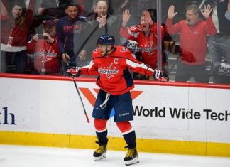 У Овечкина хет-трик за 4 минуты. Да как он это делает? ?